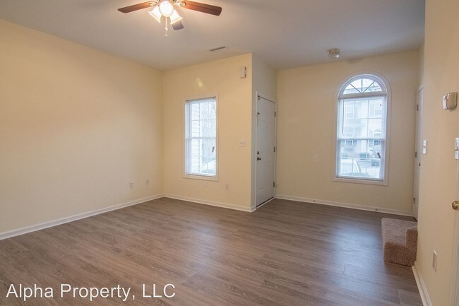 Building Photo - 41 Huntress Dr