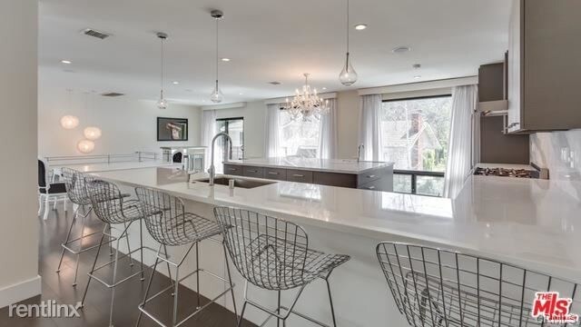 Building Photo - 7555 Devista Dr