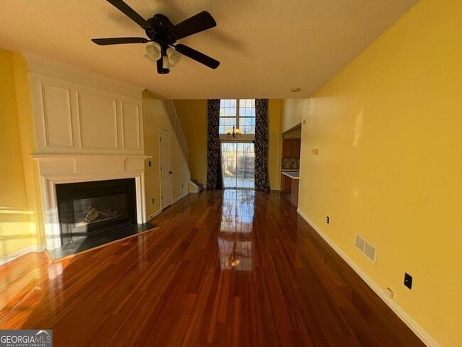 Photo - 1607 Heyford Cir NW House