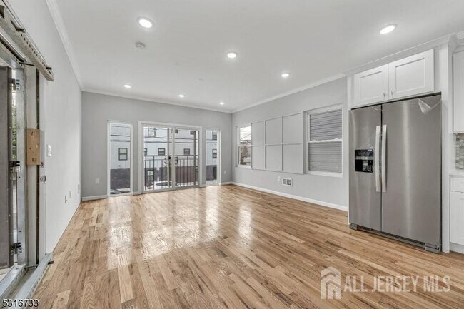 Building Photo - 703 S 18th St