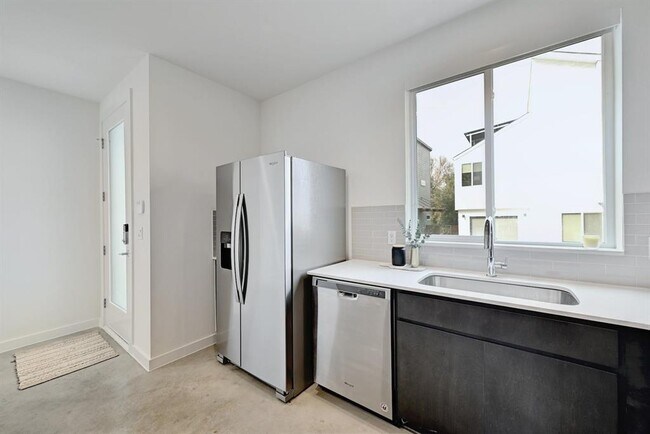 Foto del edificio - 705 N Bluff Dr