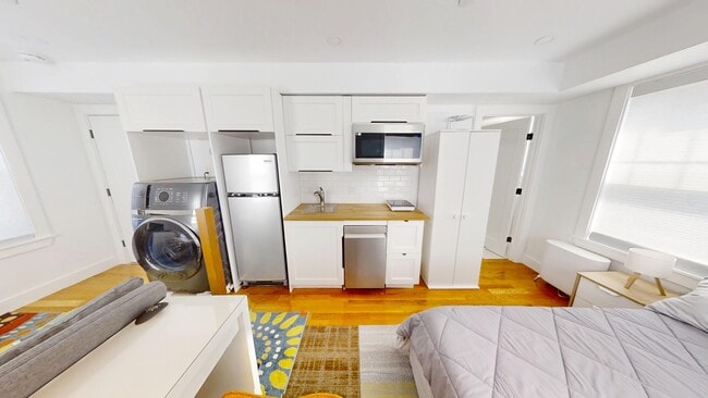 Building Photo - 36 Shepard St