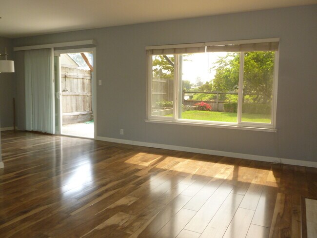 Building Photo - 5176 Ramsgate Dr