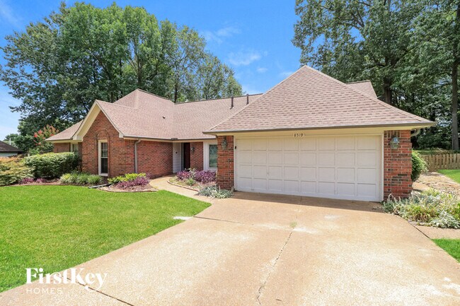 Foto del edificio - 8519 Spruce Tree Cove