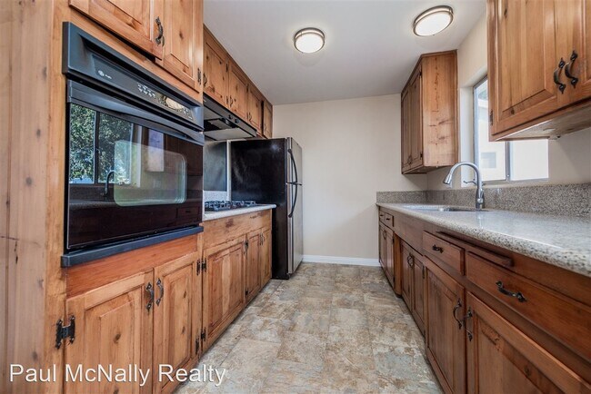 Building Photo - 3 br, 2 bath House - 144 E Naples Street