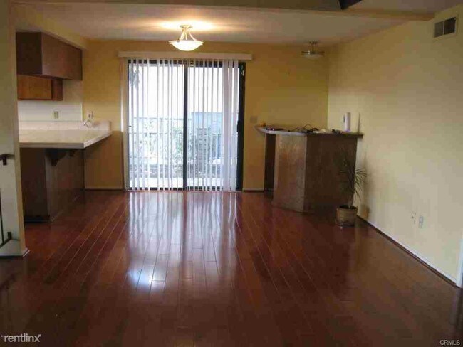 Foto del edificio - 3166 Kirkham Dr