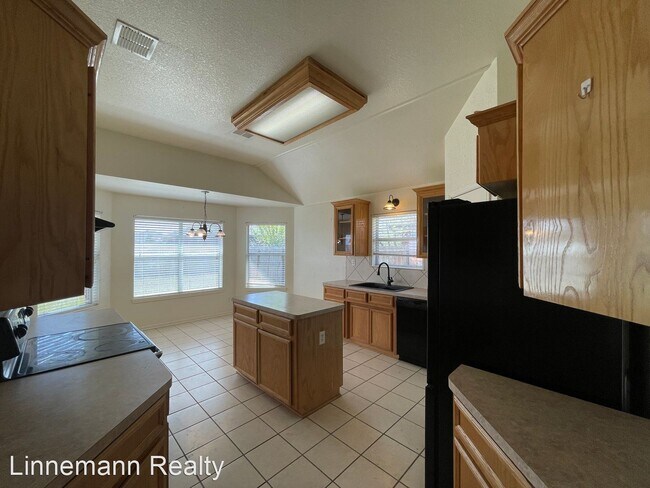 Foto del edificio - 4 br, 2 bath House - 2900 Wisteria Lane