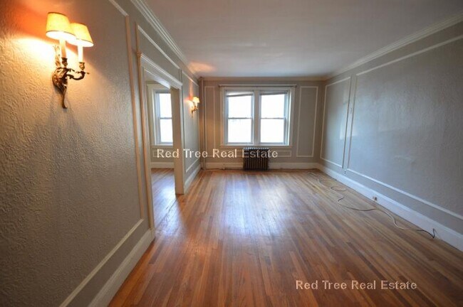 Building Photo - 31 Gibbs St