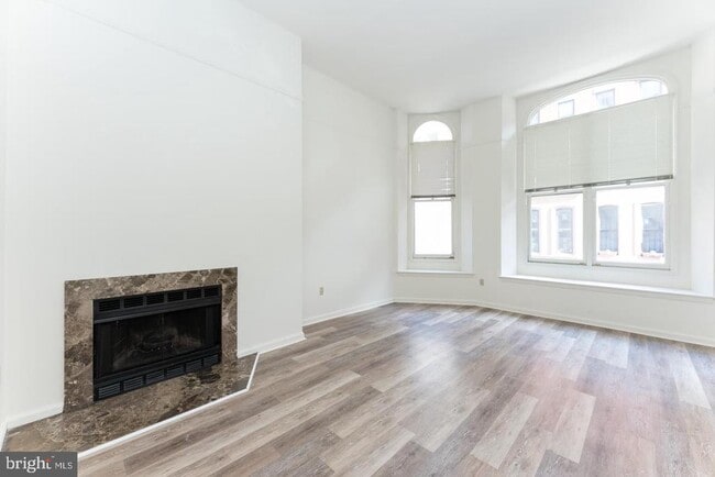 Building Photo - 2020 Walnut St