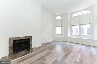Building Photo - 2020 Walnut St