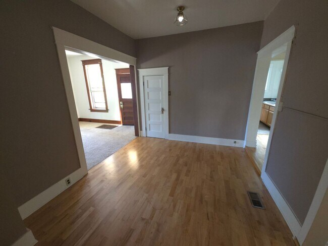 Foto del edificio - Stand alone Home Desirable Hill location