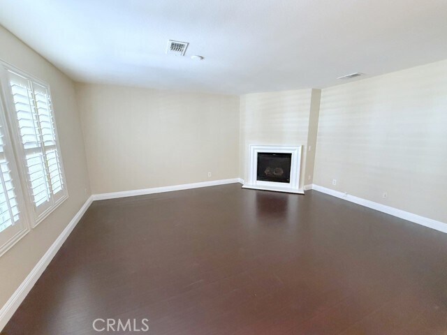 Building Photo - 405 N Placer Privado