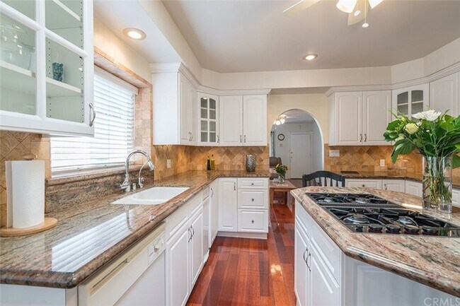 Foto del edificio - Bright  3bed/2bath single family home with...