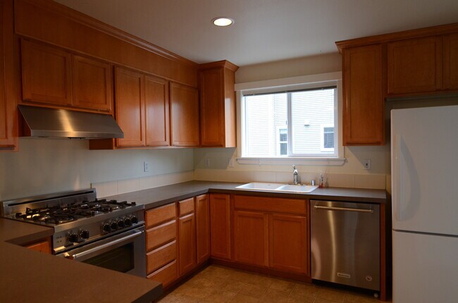 Foto del edificio - Lovely Lake City 3 Bed Townhome