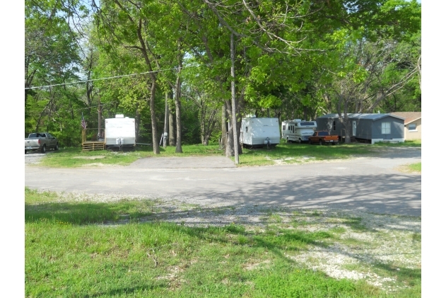 Oak Creek RV and Mobile Home Park - Apartments in Denison, TX ...