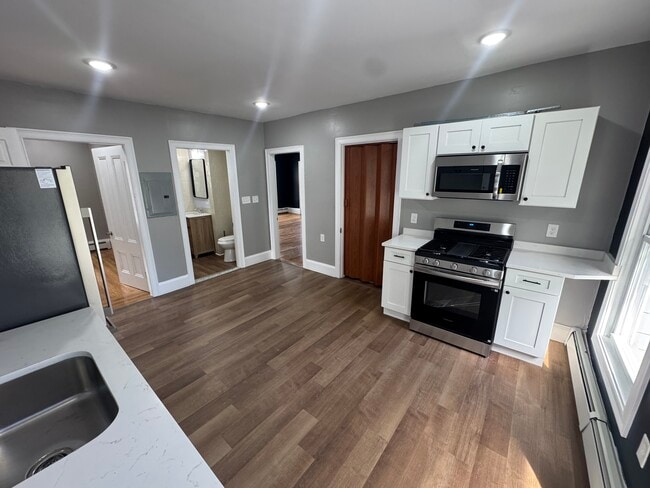 Building Photo - 138 Jewett St