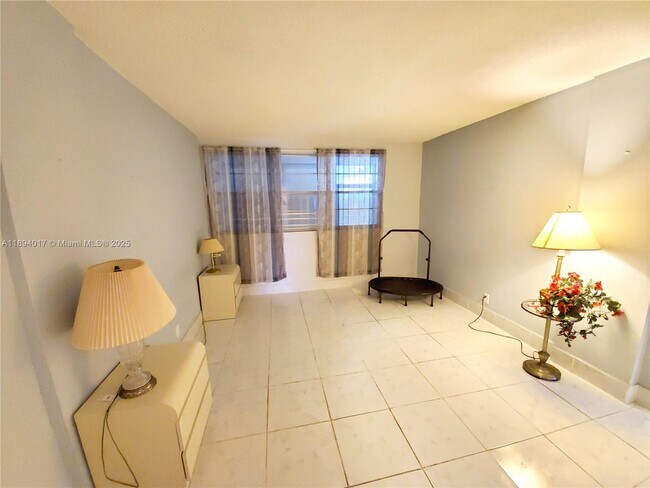 Foto del edificio - 1333 E Hallandale Beach Blvd