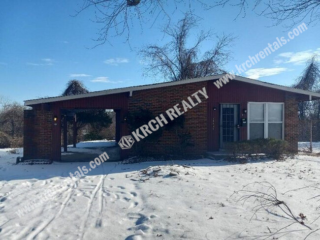 Building Photo - 3-Bedroom Home with Partially Finished Bas...