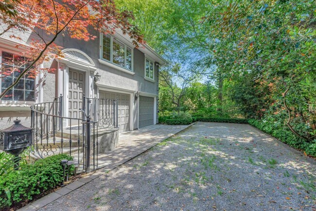 Building Photo - 90 Holbrook Ln