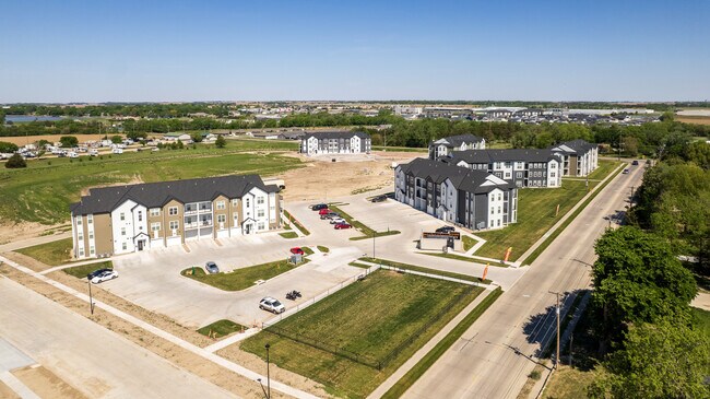 Building Photo - Elm 26 Apartments