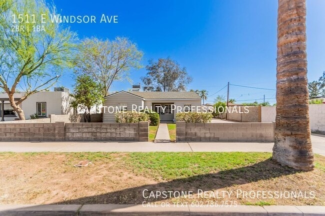 Building Photo - Spacious 2-Bedroom Home with Vintage Charm...