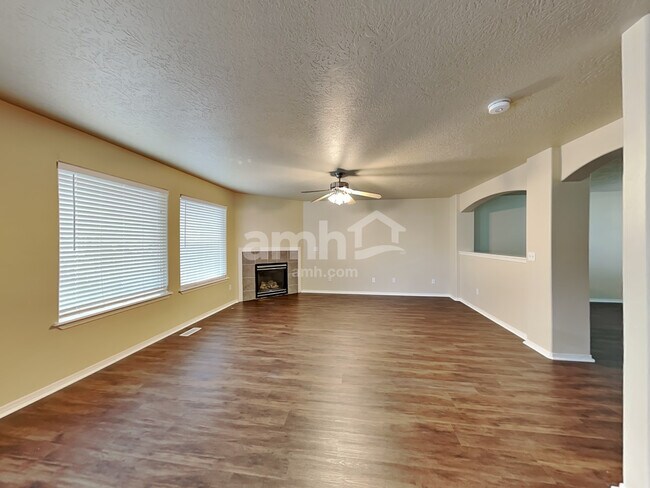 Foto del edificio - 2367 West Bay Pointe Avenue