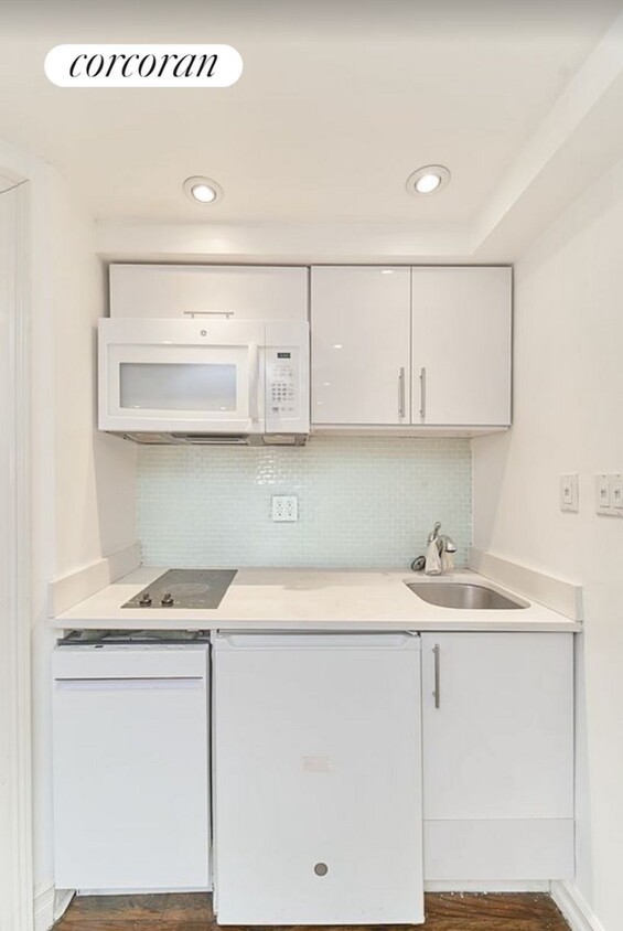 Foto del edificio - 226 W 13th St