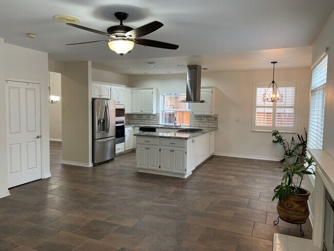 Building Photo - Pristine 4 Bedroom 2.5 Bath Antioch Home W...