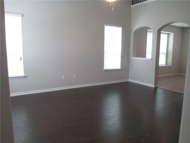 Building Photo - 1704 Willow Vista