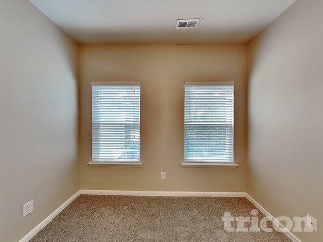 Building Photo - 105 Hickory Station Ln