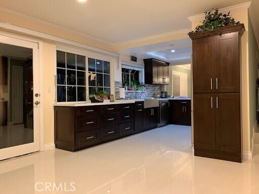 Foto del edificio - 11279 Primrose Ave