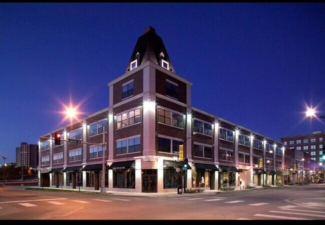 SOHO - East Village - Des Moines - 400 E Locust St