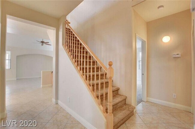 Building Photo - Gorgeous Southern Highlands 3 bedroom + loft and office with a sparkling pool!