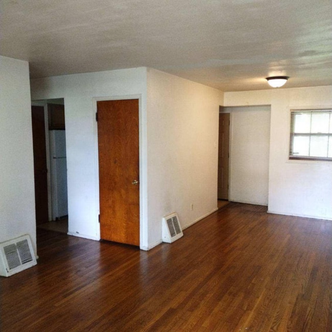 Photo - 154 Cameron Rd House