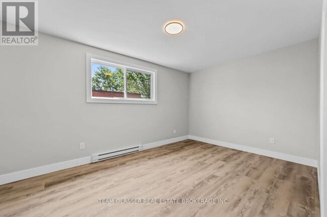 Building Photo - 400 Scenic Dr