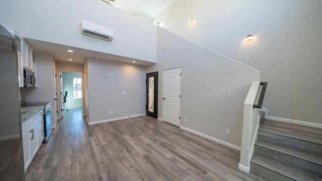 Foto del edificio - 2042 Swanson Ave