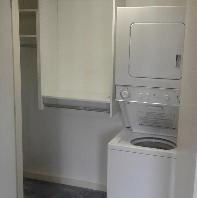 Building Photo - 26 Davenport Ave