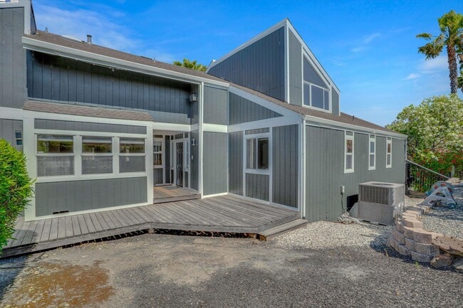 Building Photo - 5055 Discovery Point
