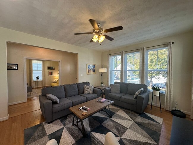 Building Photo - LAMBERTS POINT