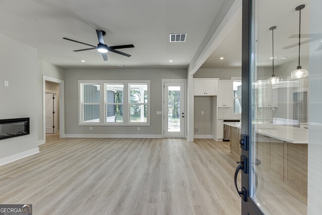 Building Photo - 115 Rains Rd