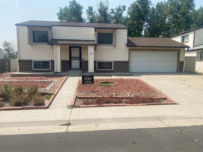 Updated 4 bedroom, 2 bath! Available 7/10/26! - Updated 4 bedroom, 2 bath! Available 7/10/26! House