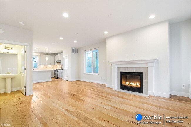 Building Photo - 3 br, 2.5 bath House - 3542 NE 145TH St