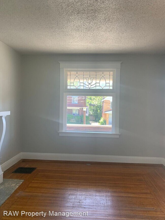Building Photo - 3 br, 1 bath House - 3436 Trimble Ave