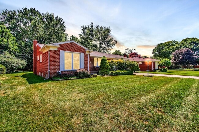 Photo - 16345 Pollyanna St House