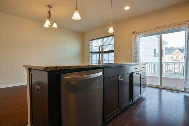 Foto del edificio - 5204 Forest Pines Dr
