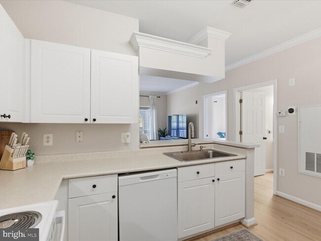 Foto del edificio - 4560 Strutfield Ln