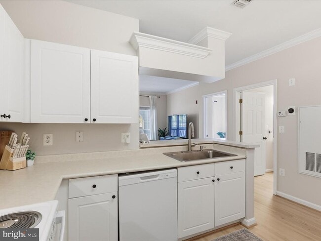 Building Photo - 4560 Strutfield Ln