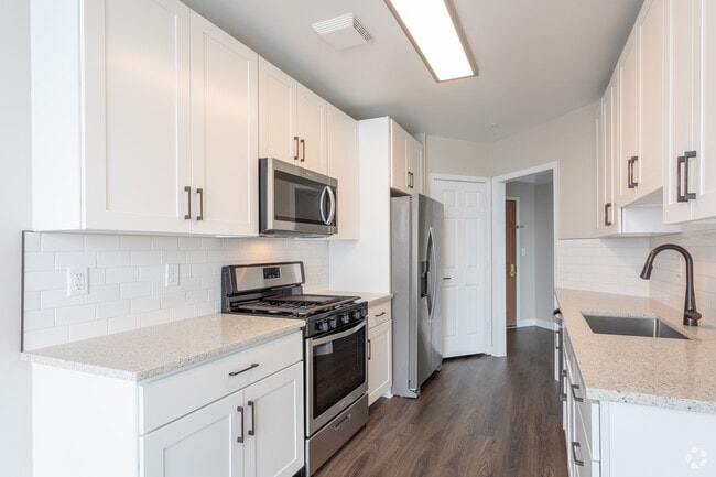 3BR, 2.5BA  1,920 SF - The Grand