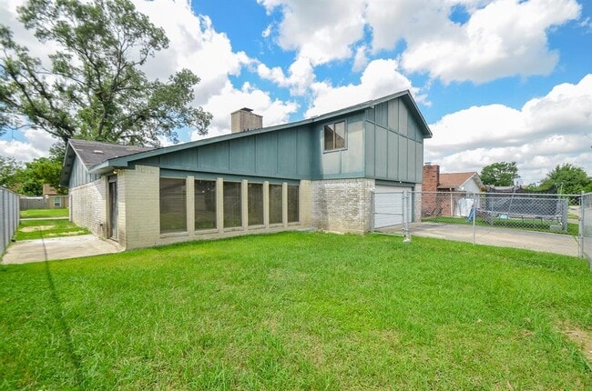 Building Photo - 14419 Merry Meadow Dr