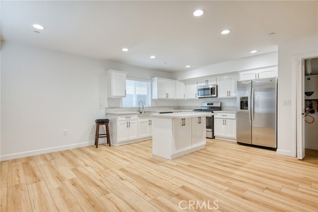 Building Photo - 240 N Catalina St